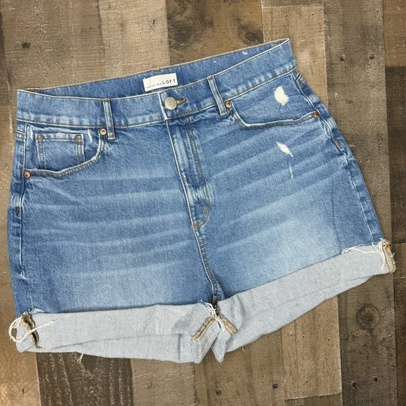 Loft Like New Distressed Jean Shorts size 30/10 - Picture 10 of 10